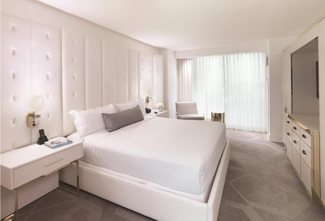 The W Vegas At Mandalay Bay By Suiteness